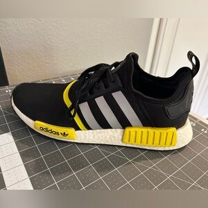 Adidas NMD R1 Men’s Sneakers Size 13